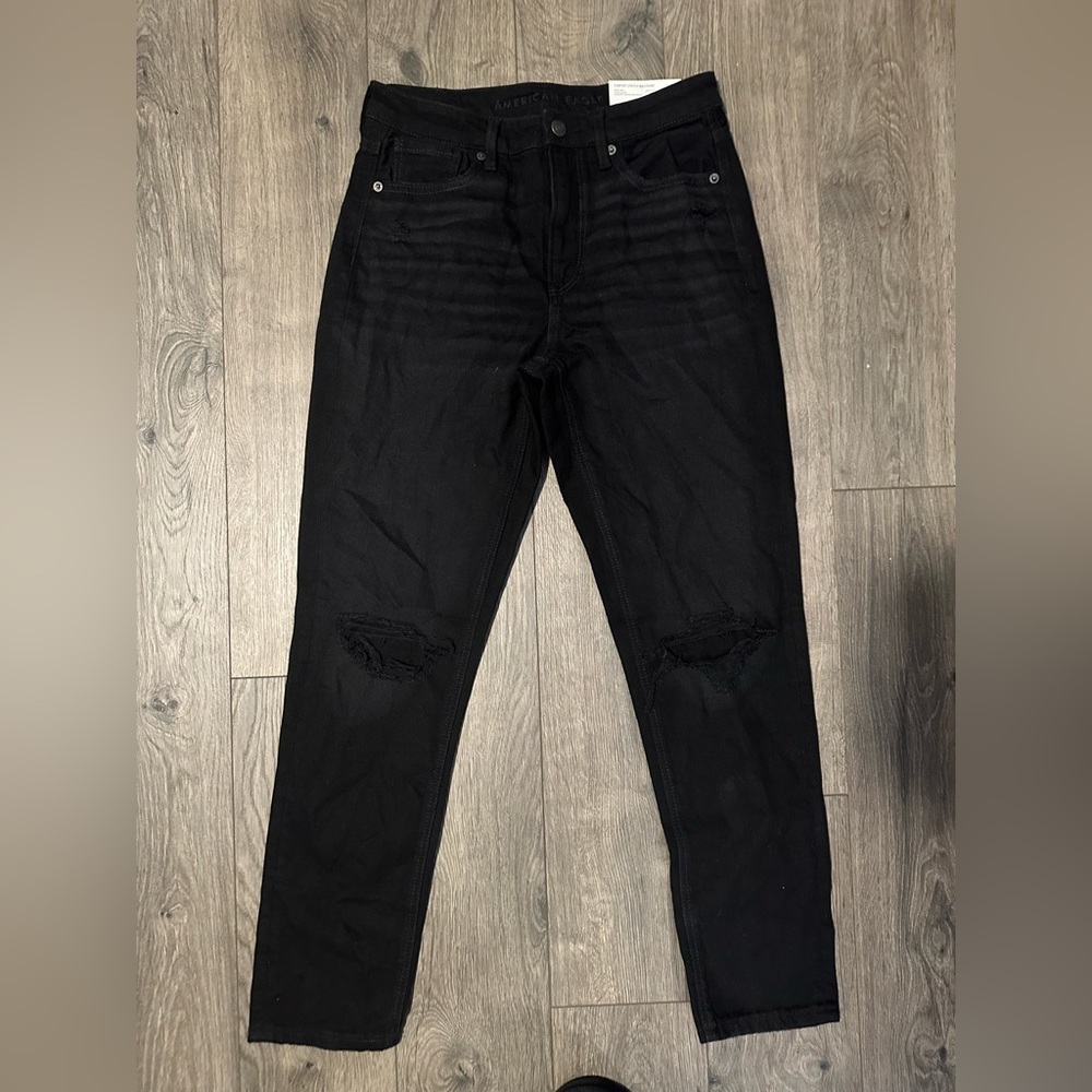 American Eagle Distressed Mom Jean NWT